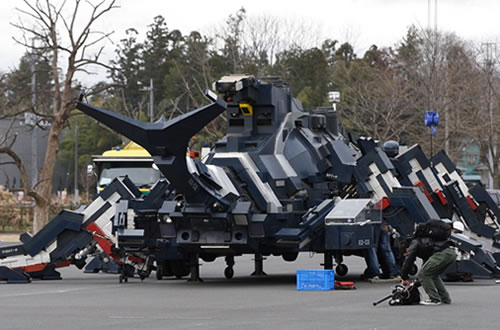 giant-robot-beatle-japan